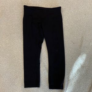 Black cropped Lululemon leggings